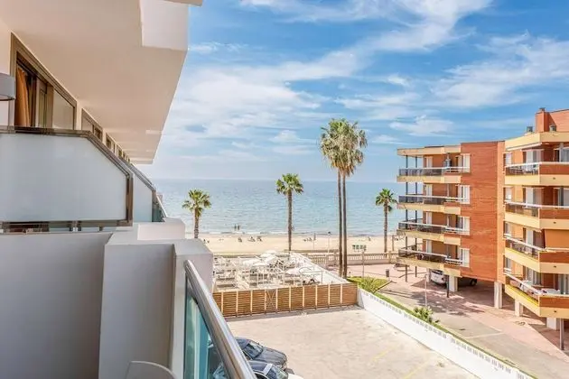 Tek Büyük Yataklı Oda, Kısmi Deniz Manzaralı (2 Adults + 1 Child)