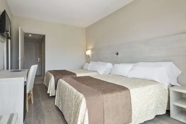 Standard Oda (3 Adults)