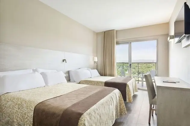 Standard Oda (3 Adults)