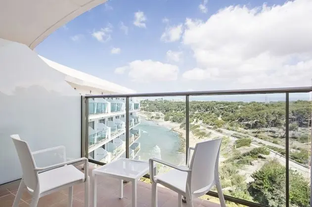 Standard Oda (3 Adults)