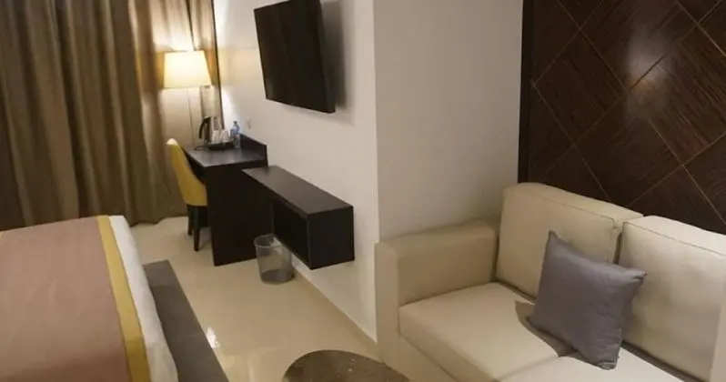 Deluxe Tek Büyük Yataklı Oda