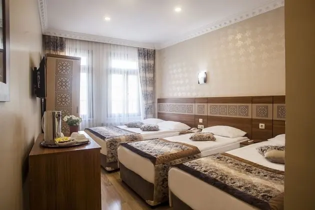Üç Kişilik Oda