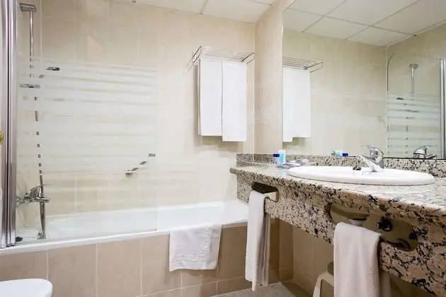 Standard Dört Kişilik Oda (2 Adults + 2 Children)