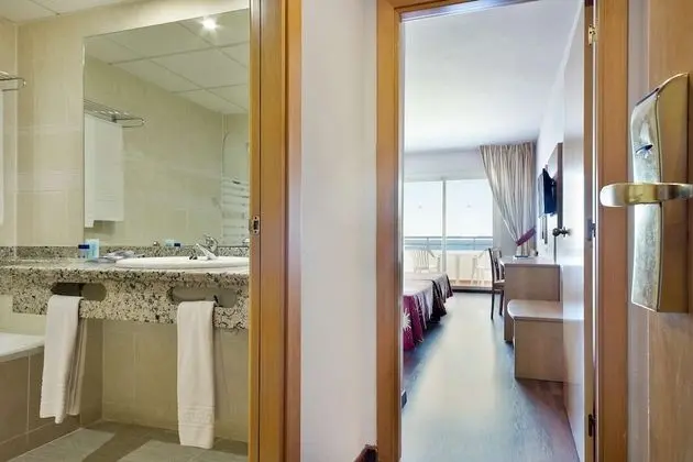Standard Oda, Deniz Manzaralı (2 Adults + 1 Child)