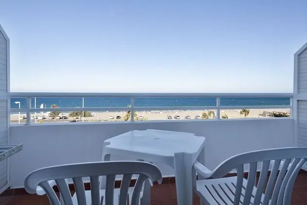 Standard Oda, Deniz Manzaralı (2 Adults + 1 Child)