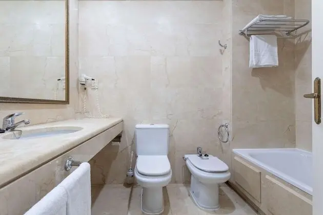 Tek Büyük Yataklı Oda (2 aduls and 1 child)
