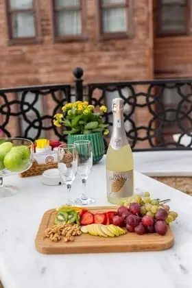 Champagne service