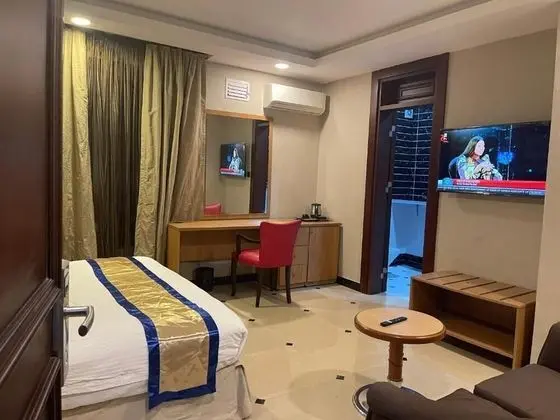 Deluxe Tek Büyük Yataklı Oda