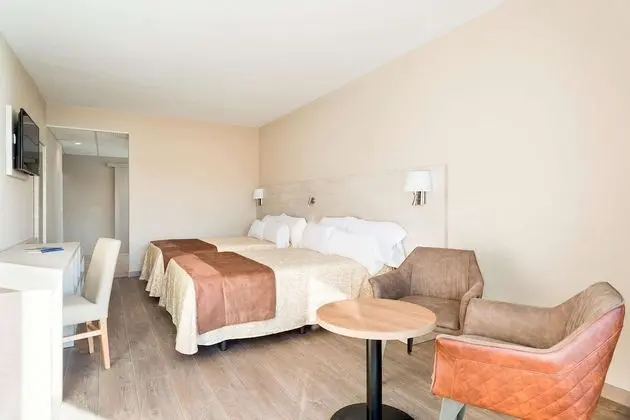 Doble 2 Adultos y 1 niño