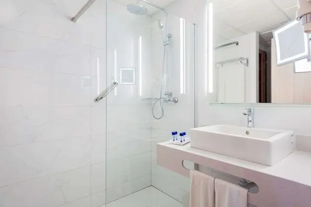 Doble 2 Adultos y 1 niño