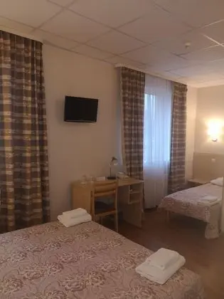 Üç Kişilik Oda