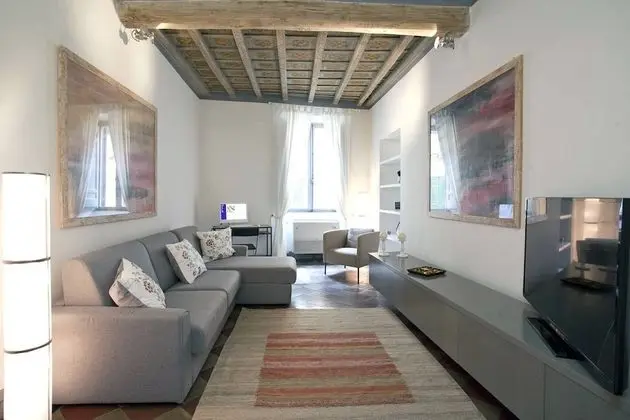 Apart Daire, 1 Büyük (Queen) Boy Yatak ve Çekyat