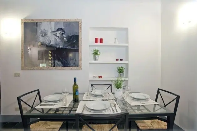 Apart Daire, 1 Büyük (Queen) Boy Yatak ve Çekyat