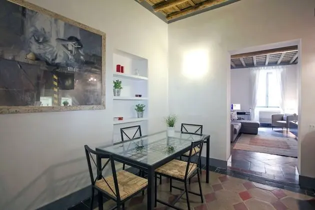 Apart Daire, 1 Büyük (Queen) Boy Yatak ve Çekyat