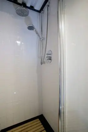 Apart Daire, 1 Büyük (Queen) Boy Yatak ve Çekyat