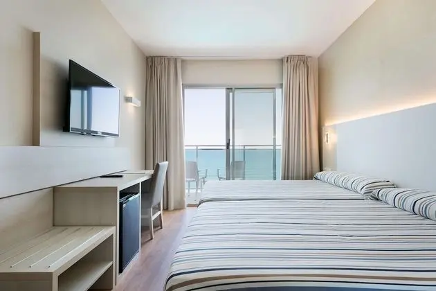Superior Oda, Deniz Manzaralı (2 adults and 1 child)