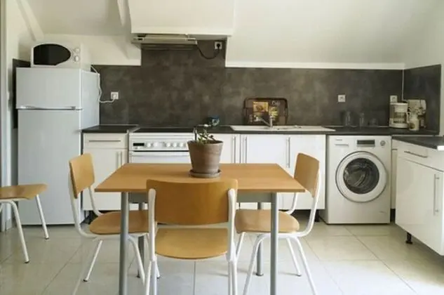 Stüdyo (Le Studio de la Terre)