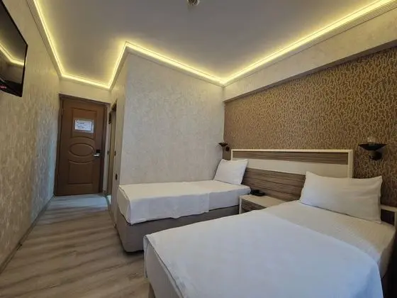 Standard Büyük Yataklı Tek Kişilik Oda