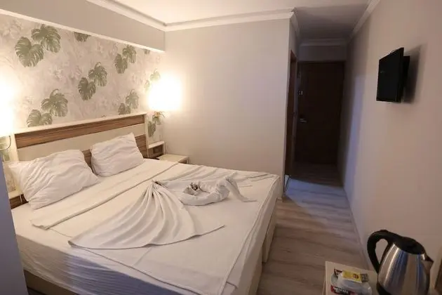 Standard Tek Büyük Yataklı Oda
