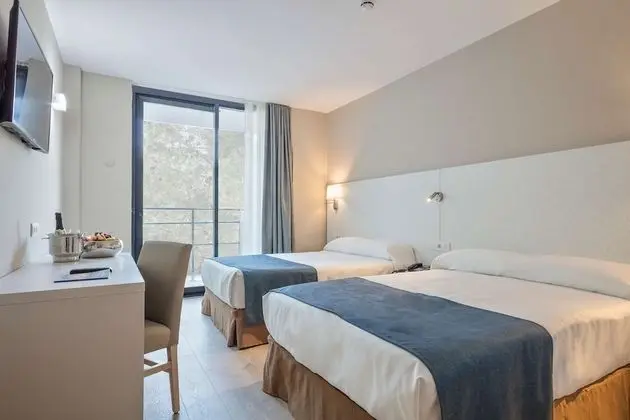 Standard Oda (2 adults)