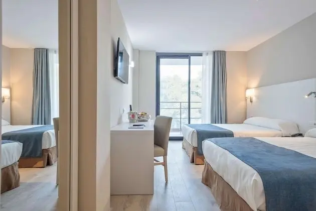 Standard Oda (2 adults)