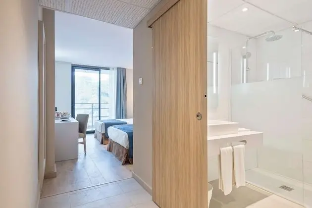 Standard Oda (2 adults)