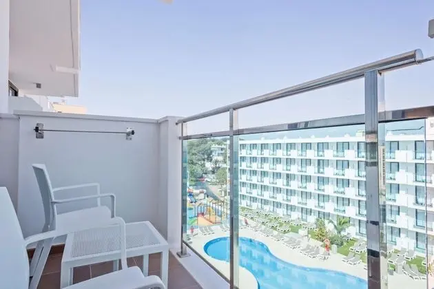 Tek Büyük Yataklı Oda, Havuz Manzaralı (2 Adults)