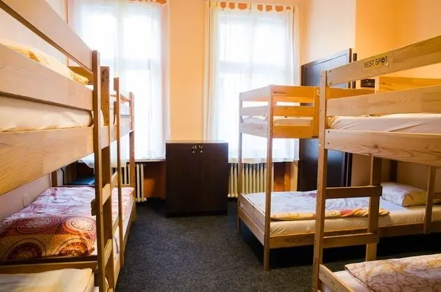 Bed in 8 Beds Mixed Shared Dormitory Room, Shower