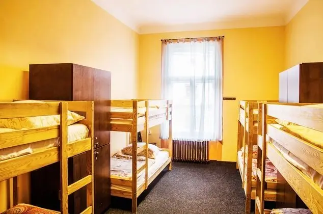Bed in 8 Beds Mixed Shared Dormitory Room, Shower
