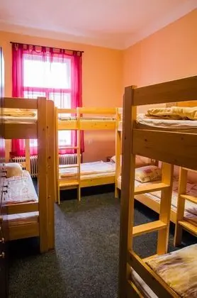 Bed in 8 Beds Mixed Shared Dormitory Room, Shower