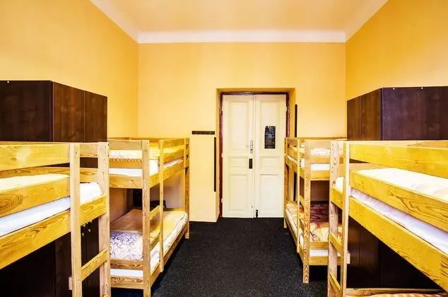 Bed in 8 Beds Mixed Shared Dormitory Room, Shower