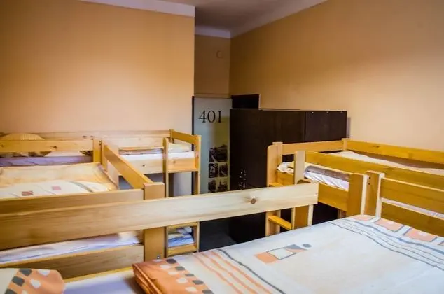 Bed in 8 Beds Mixed Shared Dormitory Room, Shower