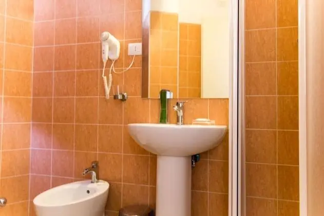 Economy Tek Büyük Yataklı Oda