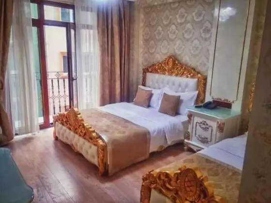 Üç Kişilik Oda
