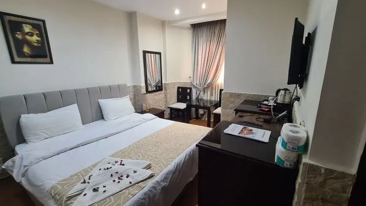 Deluxe Tek Büyük veya İki Ayrı Yataklı Oda
