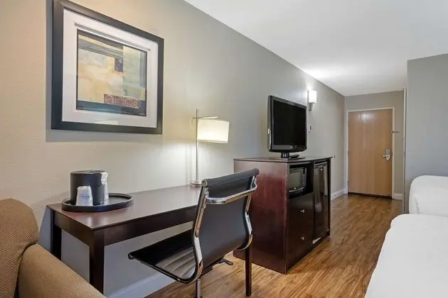 Standard Oda, 2 Büyük (Queen) Boy Yatak, Sigara İçilmez, Buzdolabı ve Mikrodalga (Pet Friendly)