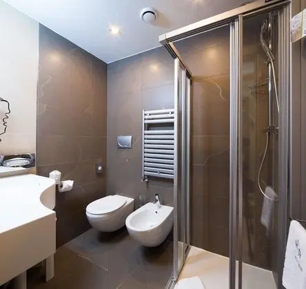 Family Oda, 1 Büyük (Queen) Boy Yatak ve Çekyat (with Sofabed)