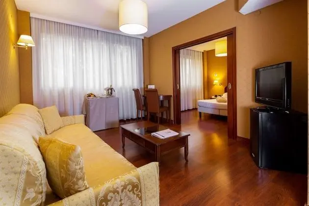 Family Oda, Birden Çok Yatak, Sigara İçilmez (Converts to 2 Twin Beds)