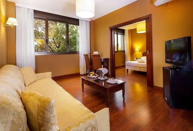 Family Oda, Birden Çok Yatak, Sigara İçilmez (Converts to 2 Twin Beds)