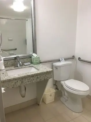 Standard Oda, 2 Büyük (Queen) Boy Yatak, Engellilere Uygun, Sigara İçilmez