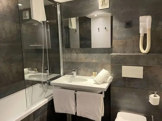 Family Oda, 2 Çift Kişilik Yatak, Sigara İçilmez
