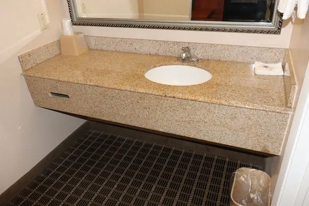 Standard Oda, 2 Büyük (Queen) Boy Yatak, Sigara İçilmez, Buzdolabı ve Mikrodalga