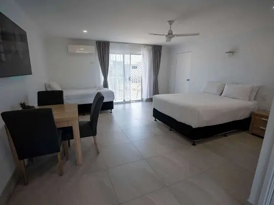 Premier Oda, Birden Çok Yatak, Sigara İçilmez, Balkon (Larger Room)