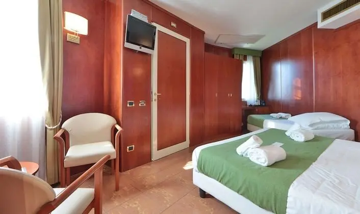 Standard Oda, 1 En Büyük (King) Boy Yatak, Dağ Manzaralı