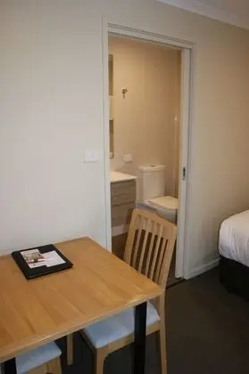 Standard Oda, Birden Çok Yatak, Sigara İçilmez, Zemin Kat (Walk-in Shower)