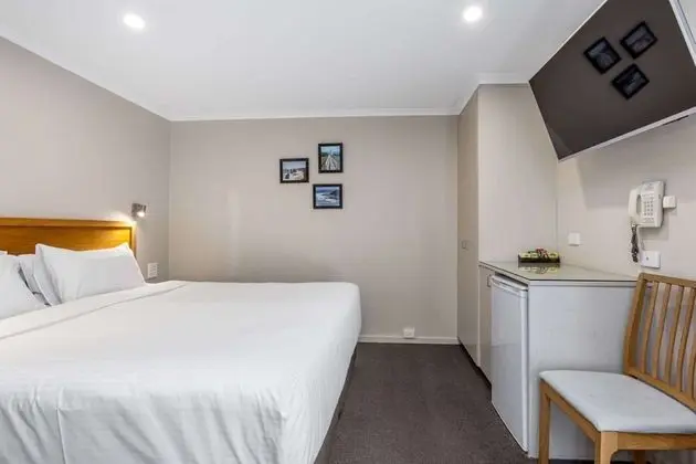 Standard Oda, Birden Çok Yatak, Sigara İçilmez, Zemin Kat (Walk-in Shower)