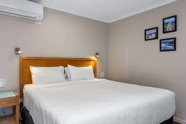 Standard Oda, Birden Çok Yatak, Sigara İçilmez, Zemin Kat (Walk-in Shower)