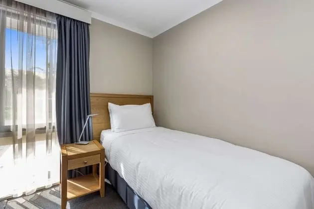 Standard Oda, Birden Çok Yatak, Sigara İçilmez, Zemin Kat (Walk-in Shower)