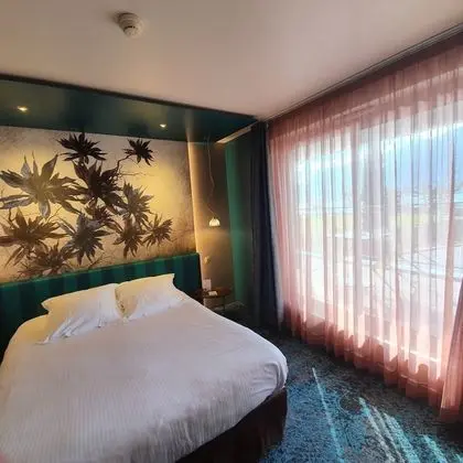 Superior Oda, 1 Büyük (Queen) Boy Yatak, Sigara İçilmez (Larger Room)