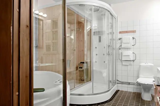 Junior Süit, 1 En Büyük (King) Boy Yatak, Sigara İçilmez, Sıcak Su Küveti